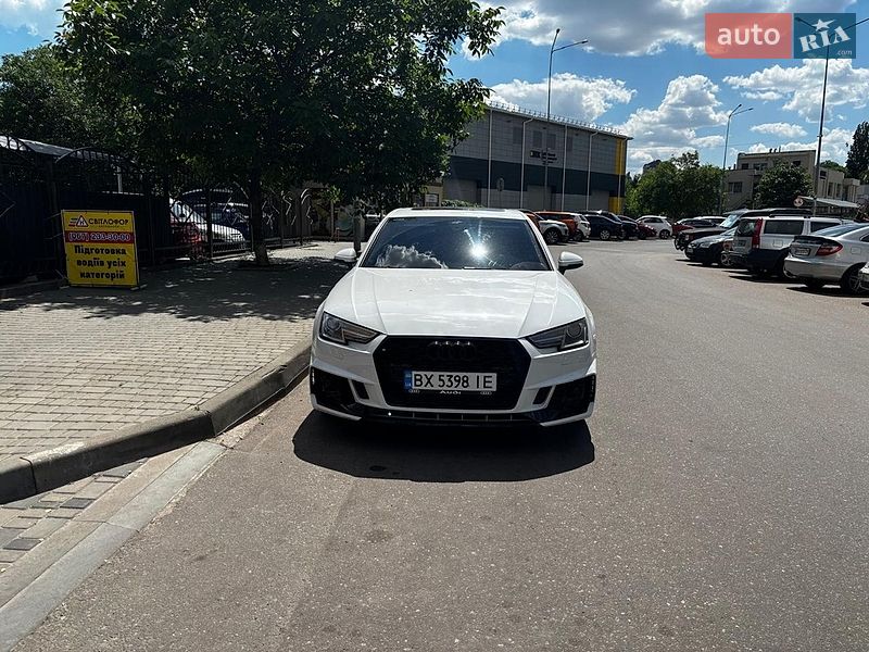 Седан Audi A4 2018 в Одесі