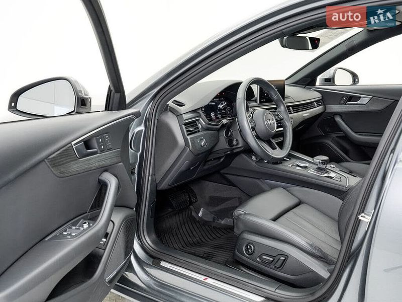 Седан Audi A4 2018 в Львове
