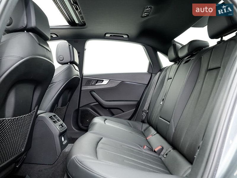Седан Audi A4 2018 в Львове