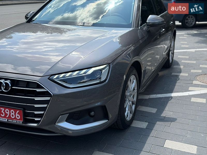 Седан Audi A4 2020 в Тернополе