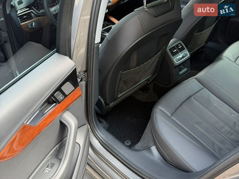 Седан Audi A4 2020 в Тернополе