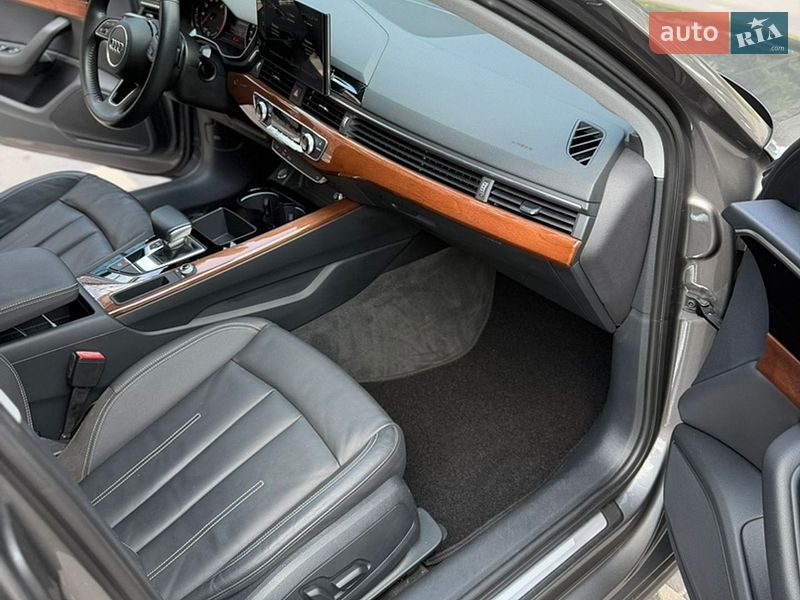 Седан Audi A4 2020 в Тернополе