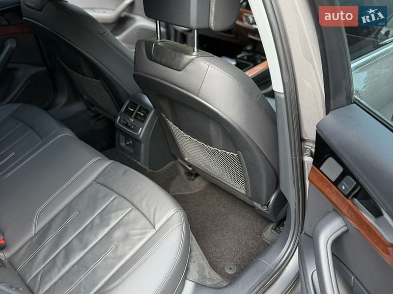 Седан Audi A4 2020 в Тернополе