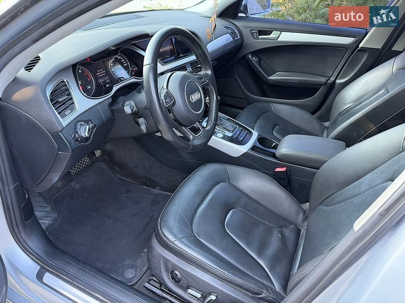 Седан Audi A4 2015 в Львове