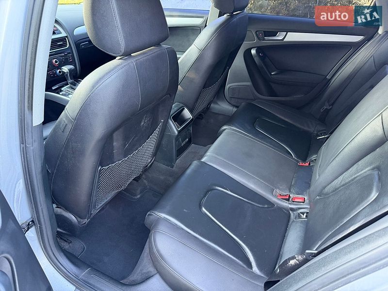 Седан Audi A4 2015 в Львове
