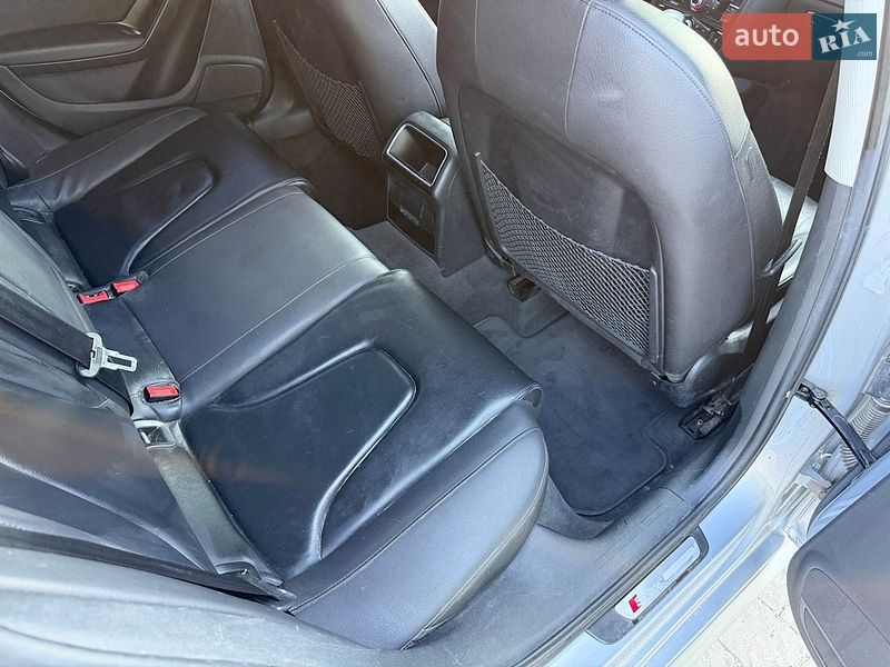 Седан Audi A4 2015 в Львове