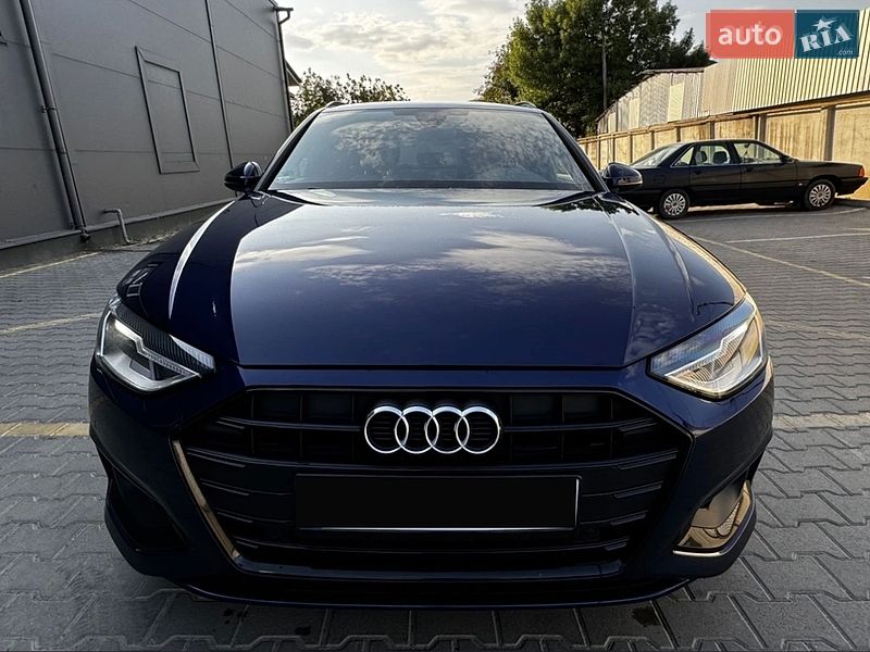 Универсал Audi A4 2020 в Киеве