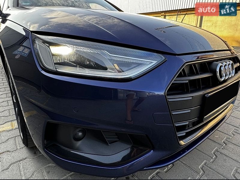 Универсал Audi A4 2020 в Киеве