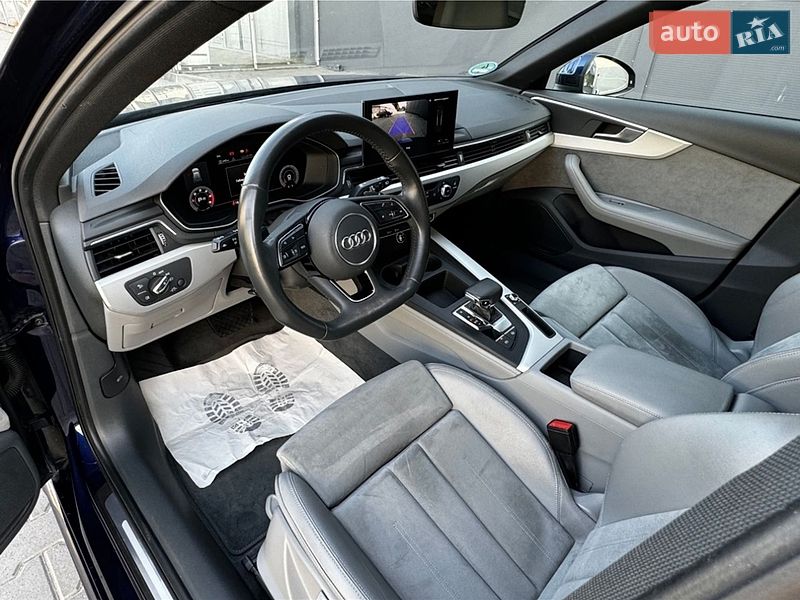 Универсал Audi A4 2020 в Киеве