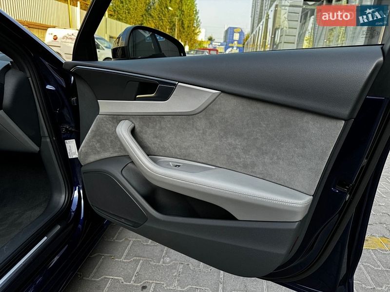 Универсал Audi A4 2020 в Киеве