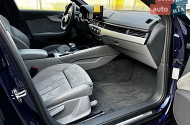 Универсал Audi A4 2020 в Киеве