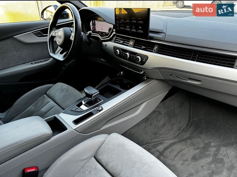 Универсал Audi A4 2020 в Киеве