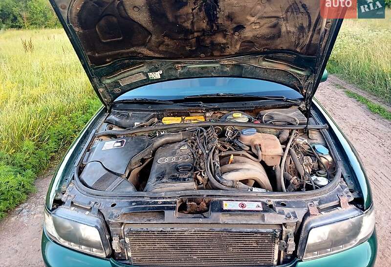 Універсал Audi A4 1997 в Харкові