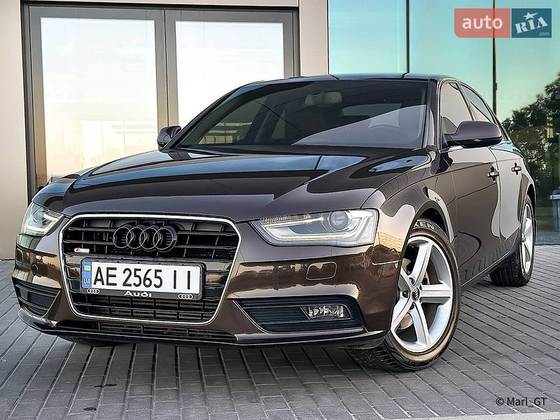 Седан Audi A4 2013 в Днепре