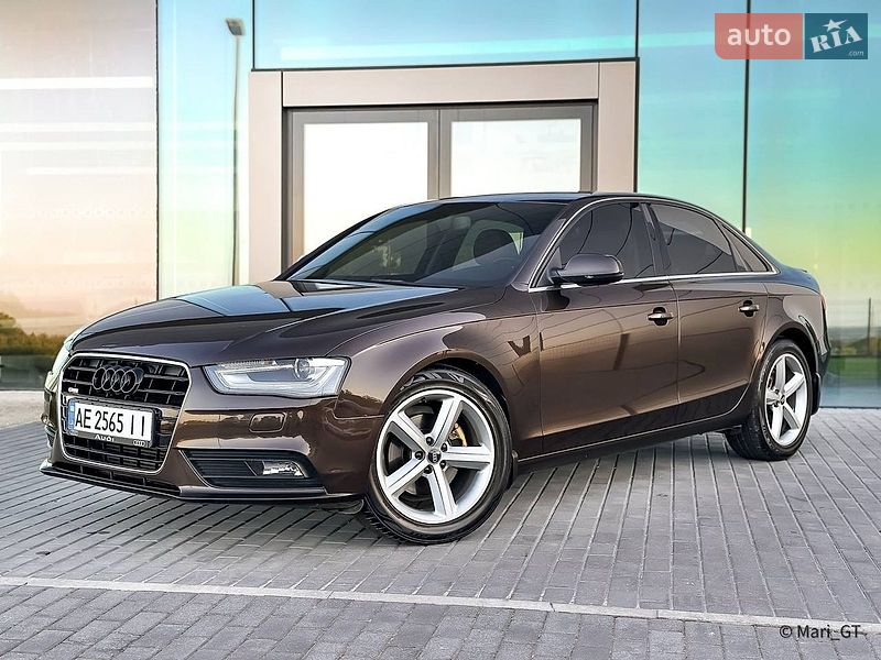 Седан Audi A4 2013 в Днепре