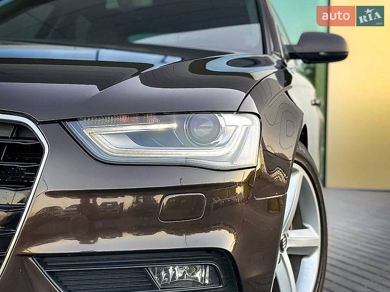 Седан Audi A4 2013 в Днепре