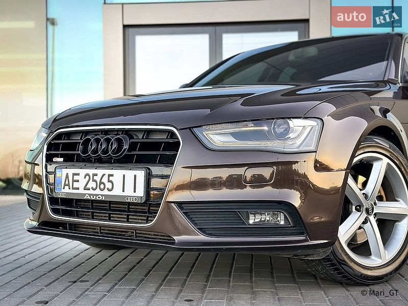 Седан Audi A4 2013 в Днепре