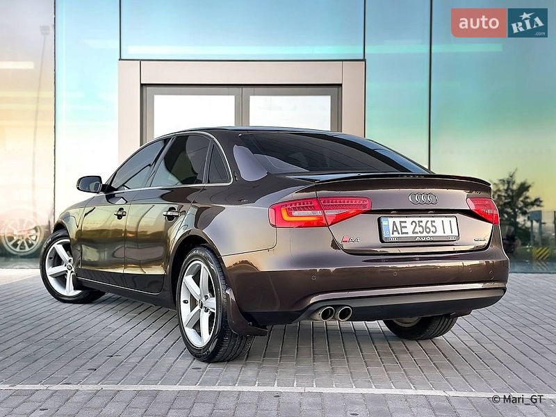 Седан Audi A4 2013 в Днепре