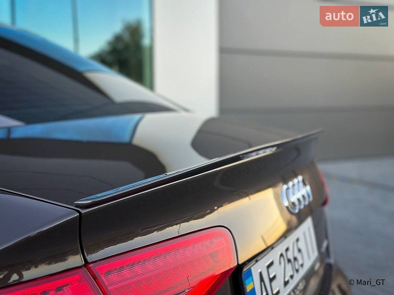 Седан Audi A4 2013 в Днепре