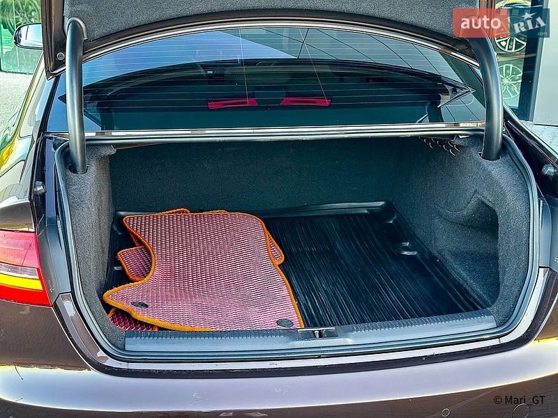 Седан Audi A4 2013 в Днепре
