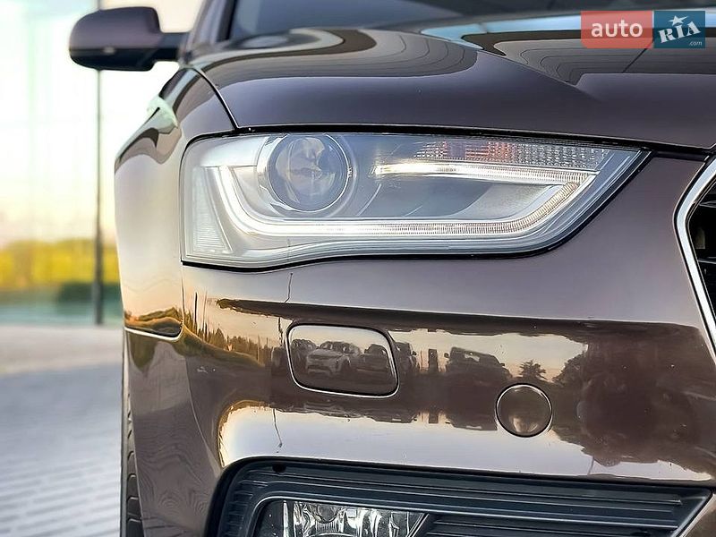 Седан Audi A4 2013 в Днепре