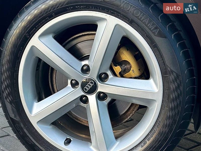 Седан Audi A4 2013 в Днепре