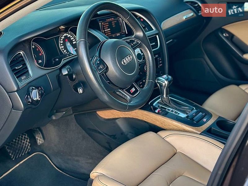 Седан Audi A4 2013 в Днепре