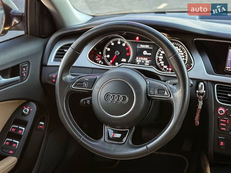 Седан Audi A4 2013 в Днепре