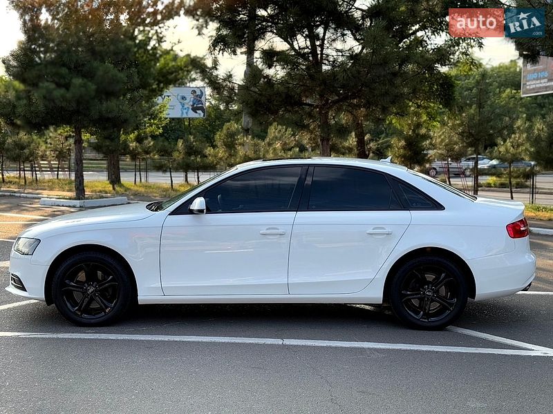 Седан Audi A4 2012 в Одесі