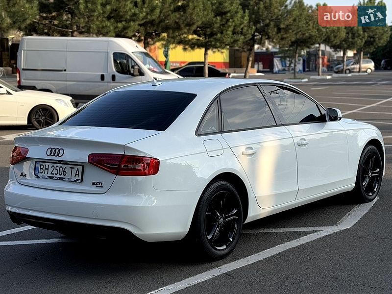 Седан Audi A4 2012 в Одесі