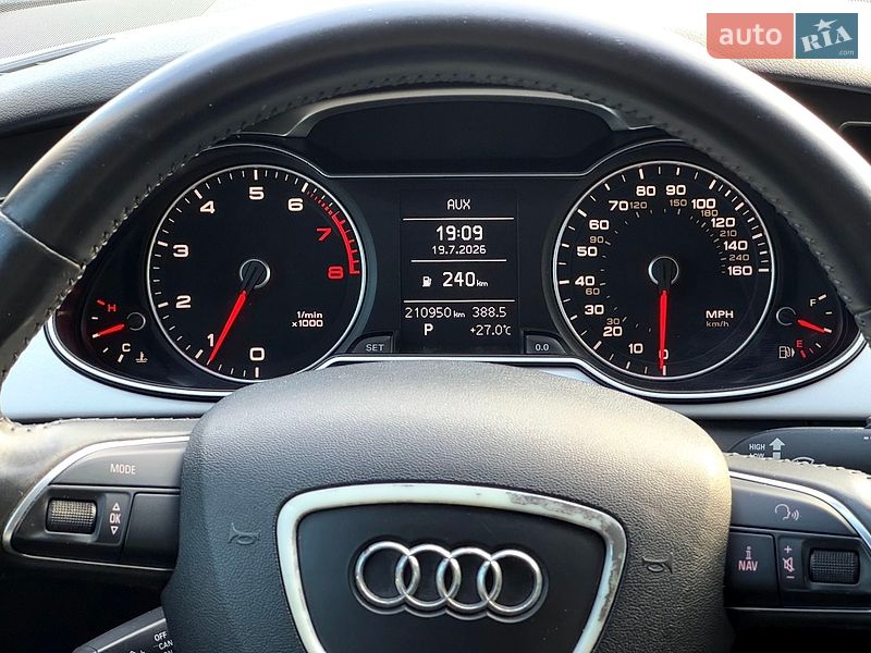 Седан Audi A4 2012 в Одесі