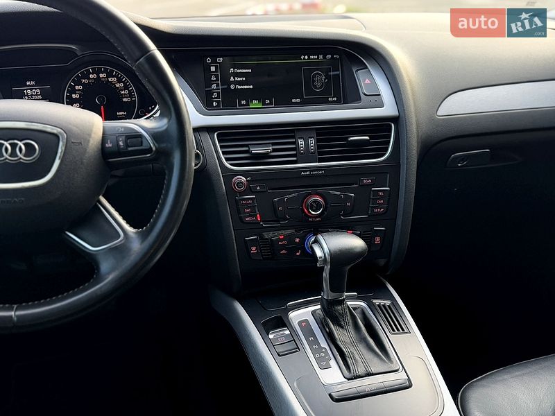 Седан Audi A4 2012 в Одесі