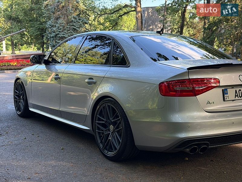 Седан Audi A4 2015 в Харкові