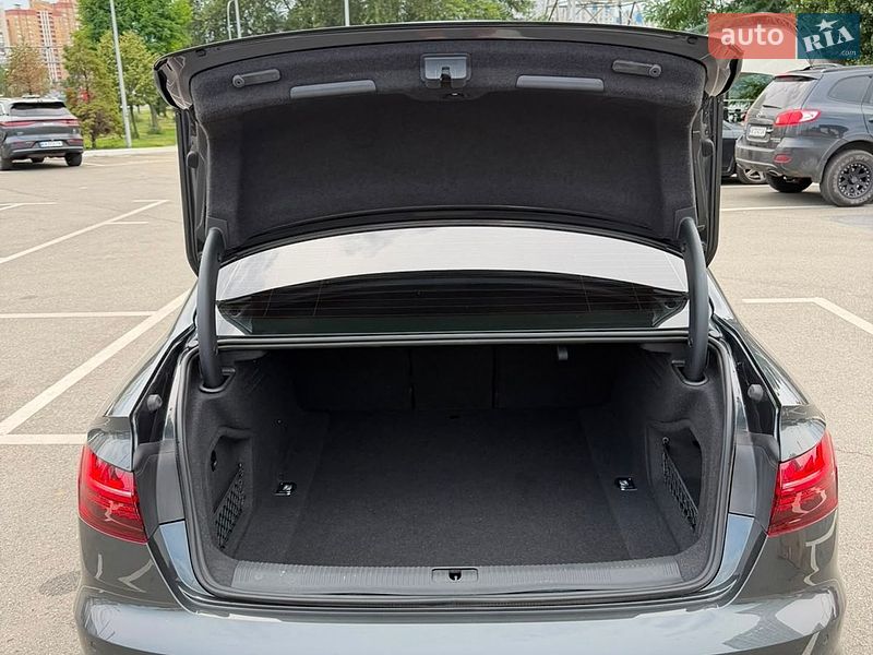 Седан Audi A4 2021 в Киеве