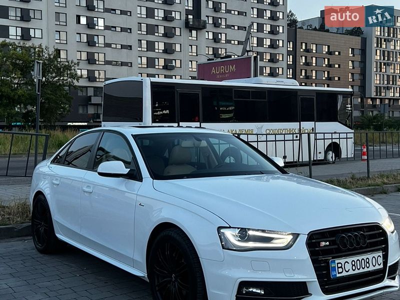 Седан Audi A4 2015 в Львові