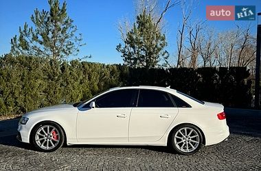 Седан Audi A4 2015 в Дніпрі