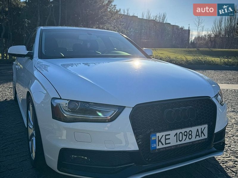 Седан Audi A4 2015 в Дніпрі