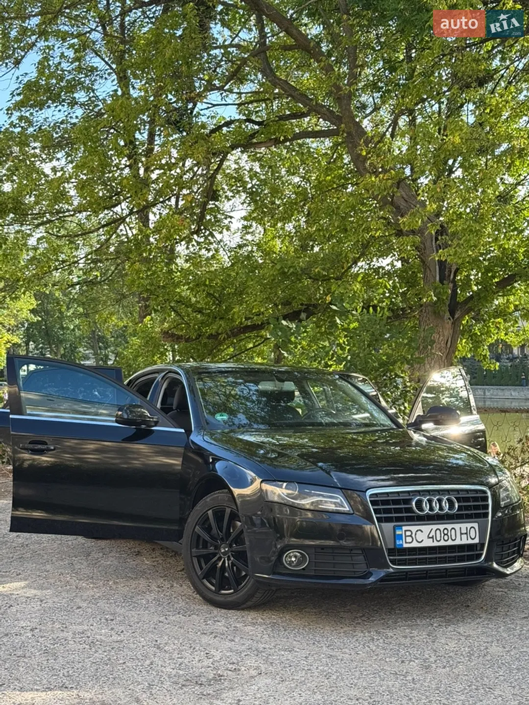 2010 Audi A4 - мініатюра 4