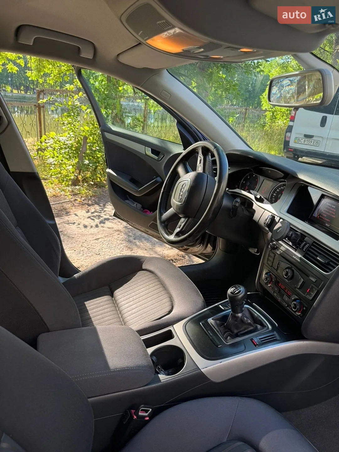 2010 Audi A4 - мініатюра 13
