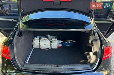 Седан Audi A4 2010 в Львові