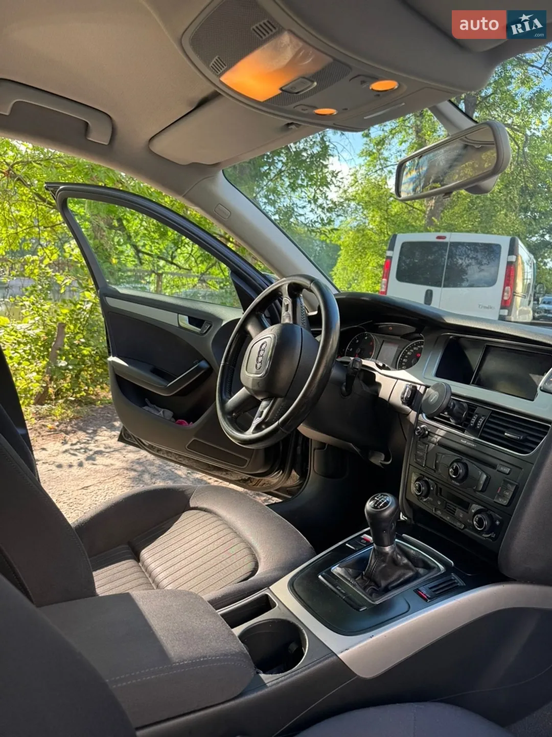 2010 Audi A4 - мініатюра 23
