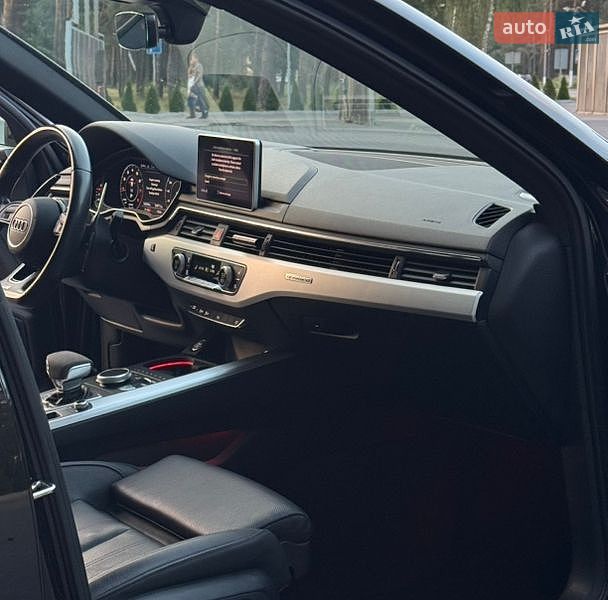 Седан Audi A4 2017 в Луцке