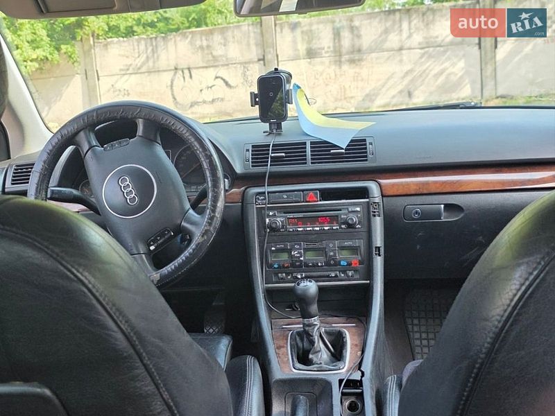 Седан Audi A4 2001 в Запорожье
