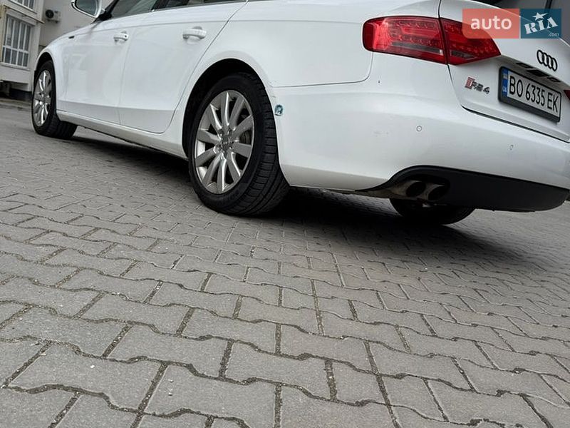 Седан Audi A4 2011 в Тернополі
