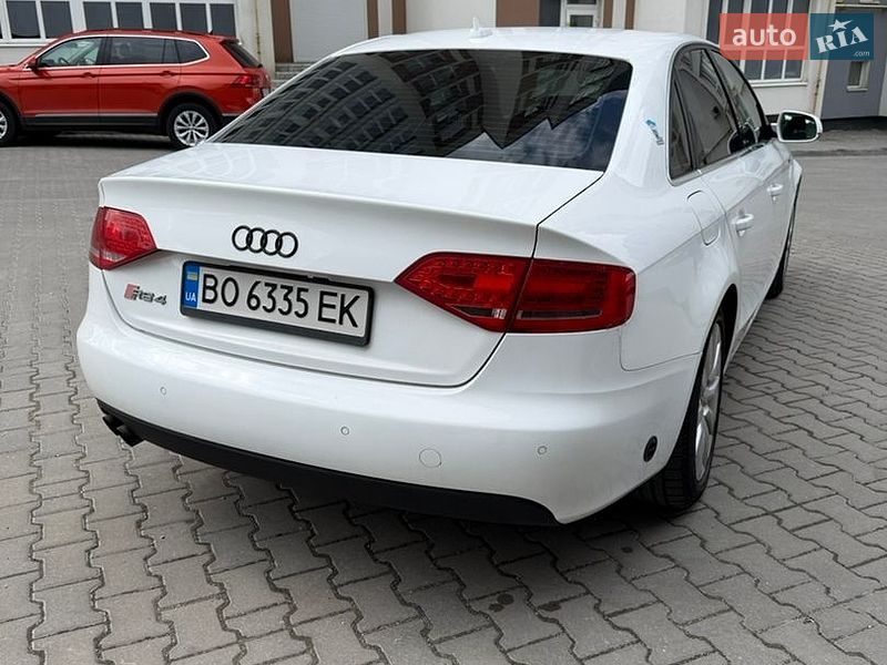 Седан Audi A4 2011 в Тернополі