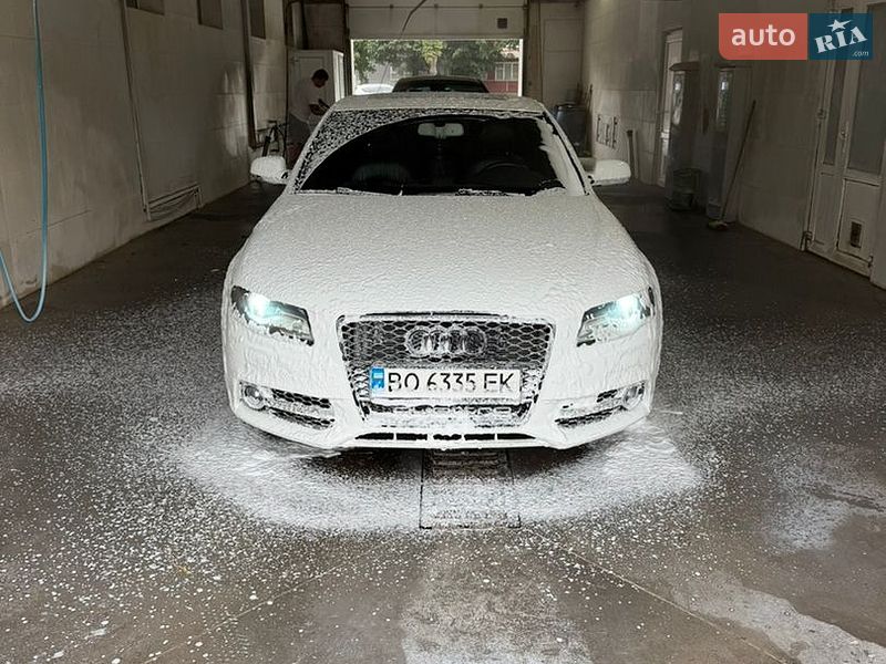 Седан Audi A4 2011 в Тернополі