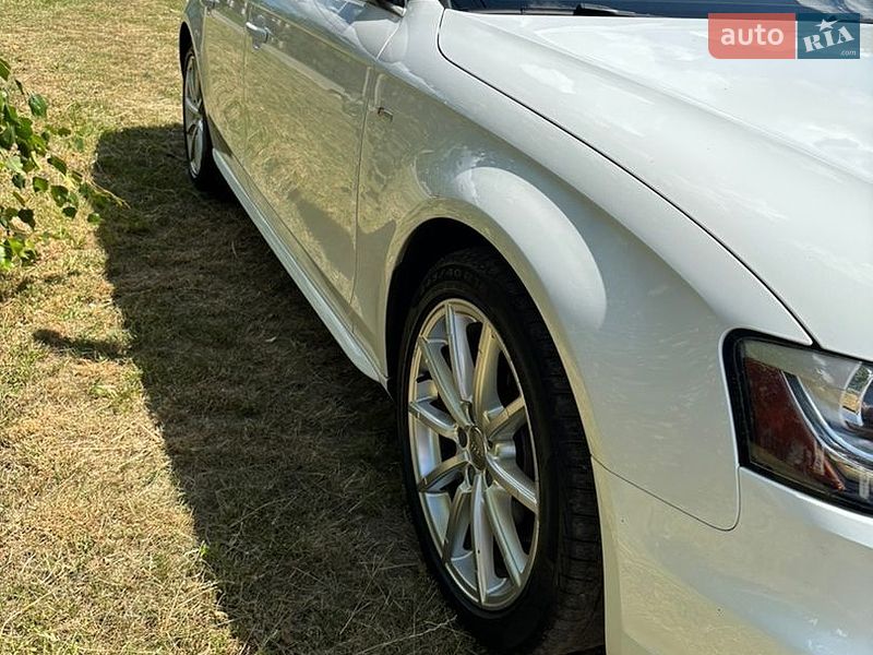 Седан Audi A4 2015 в Киеве