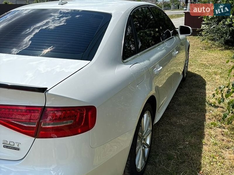 Седан Audi A4 2015 в Киеве