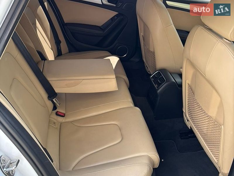 Седан Audi A4 2015 в Киеве