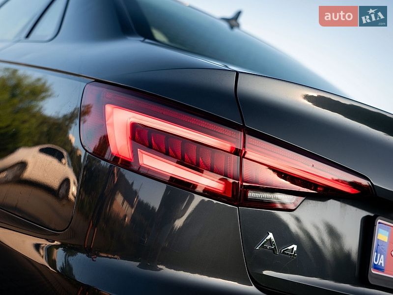 Седан Audi A4 2019 в Львові